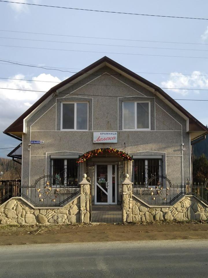 Лелека Casa de hóspedes Dilyatyn Exterior foto
